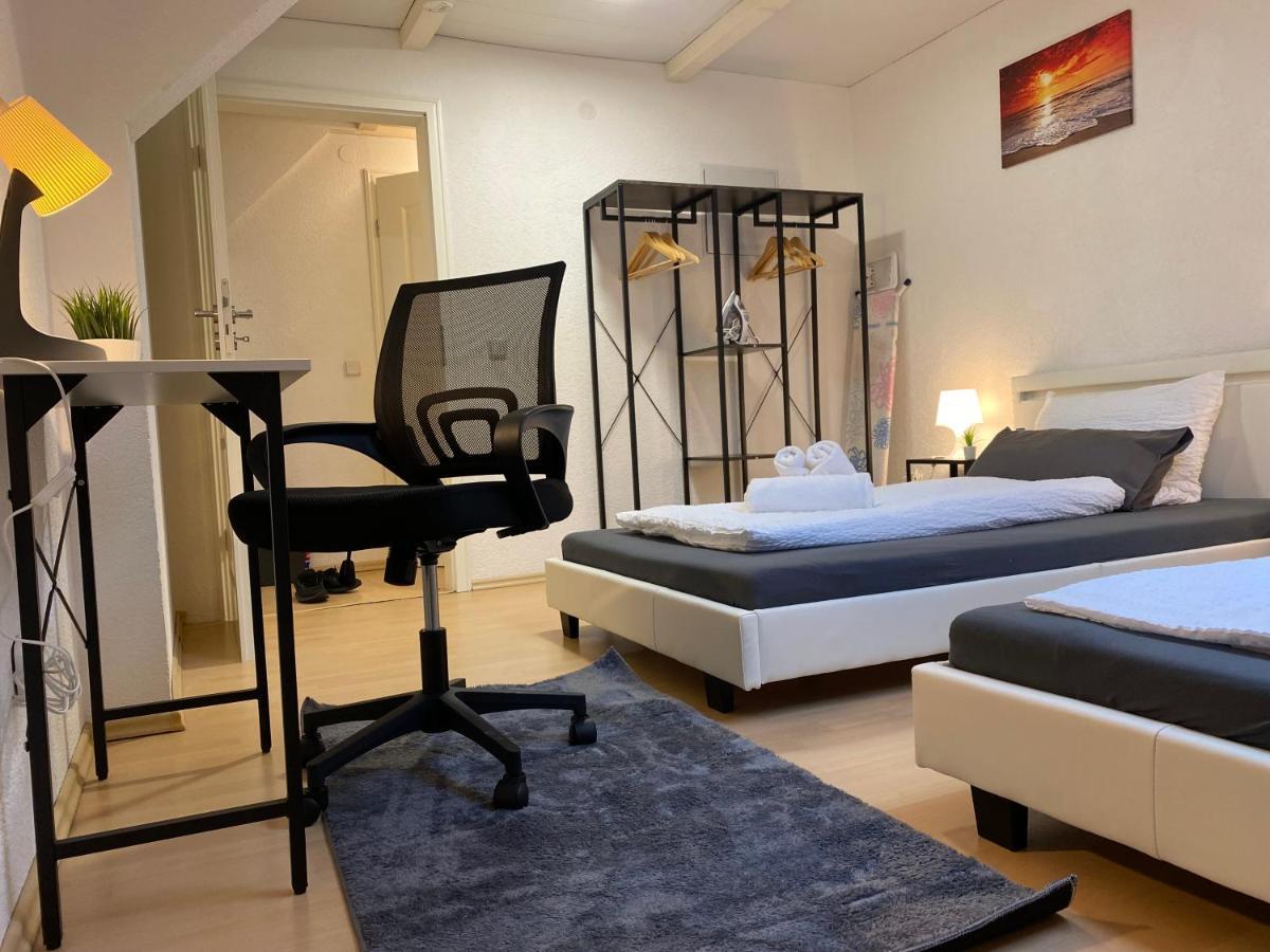 Deluxe Business Suite Mit Netflix Premium & Parkplatz, Zentral Zu Audi & Schwarz Gruppe With 2 Bedrooms Bad Friedrichshall Luaran gambar