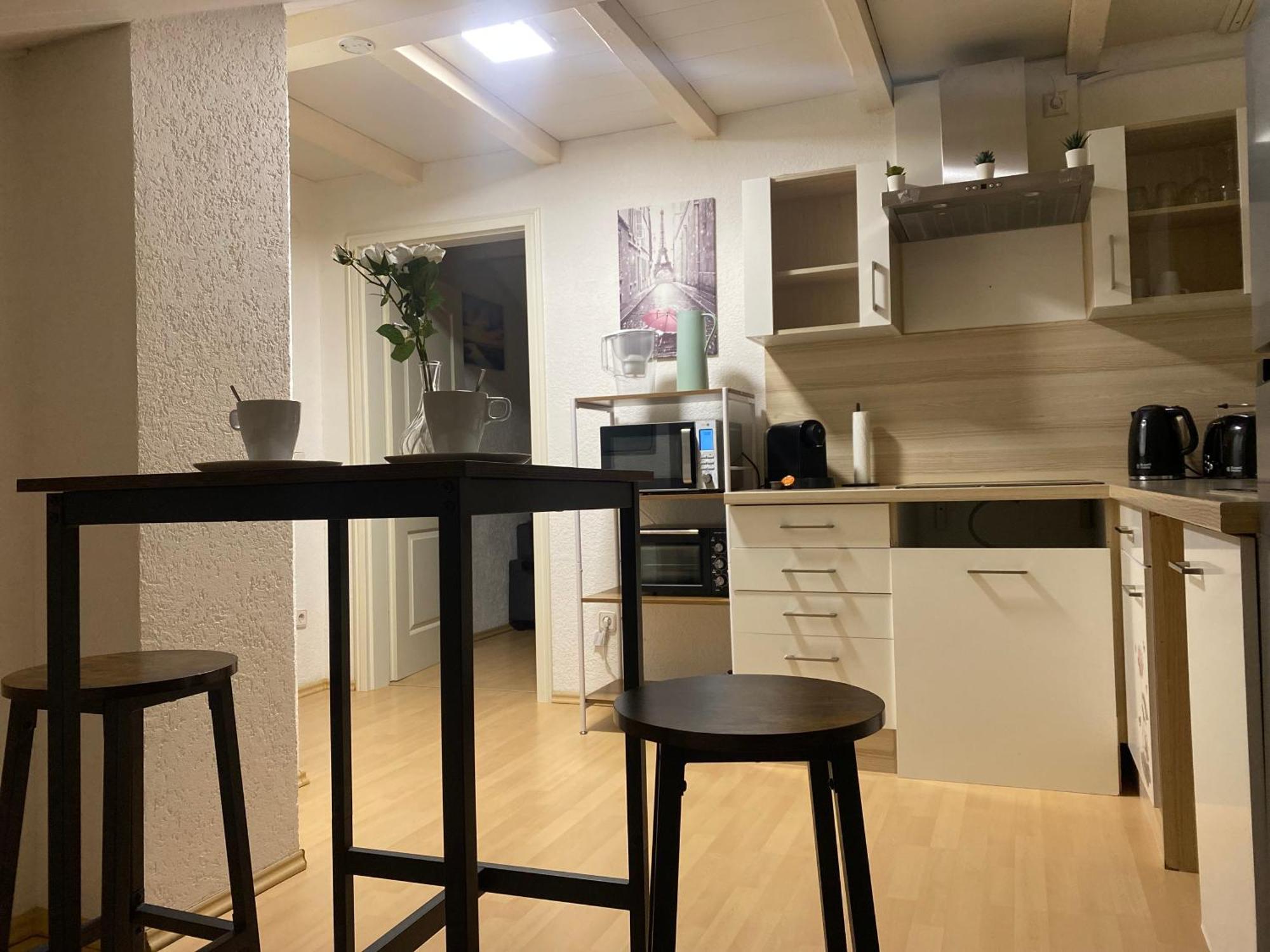 Deluxe Business Suite Mit Netflix Premium & Parkplatz, Zentral Zu Audi & Schwarz Gruppe With 2 Bedrooms Bad Friedrichshall Luaran gambar