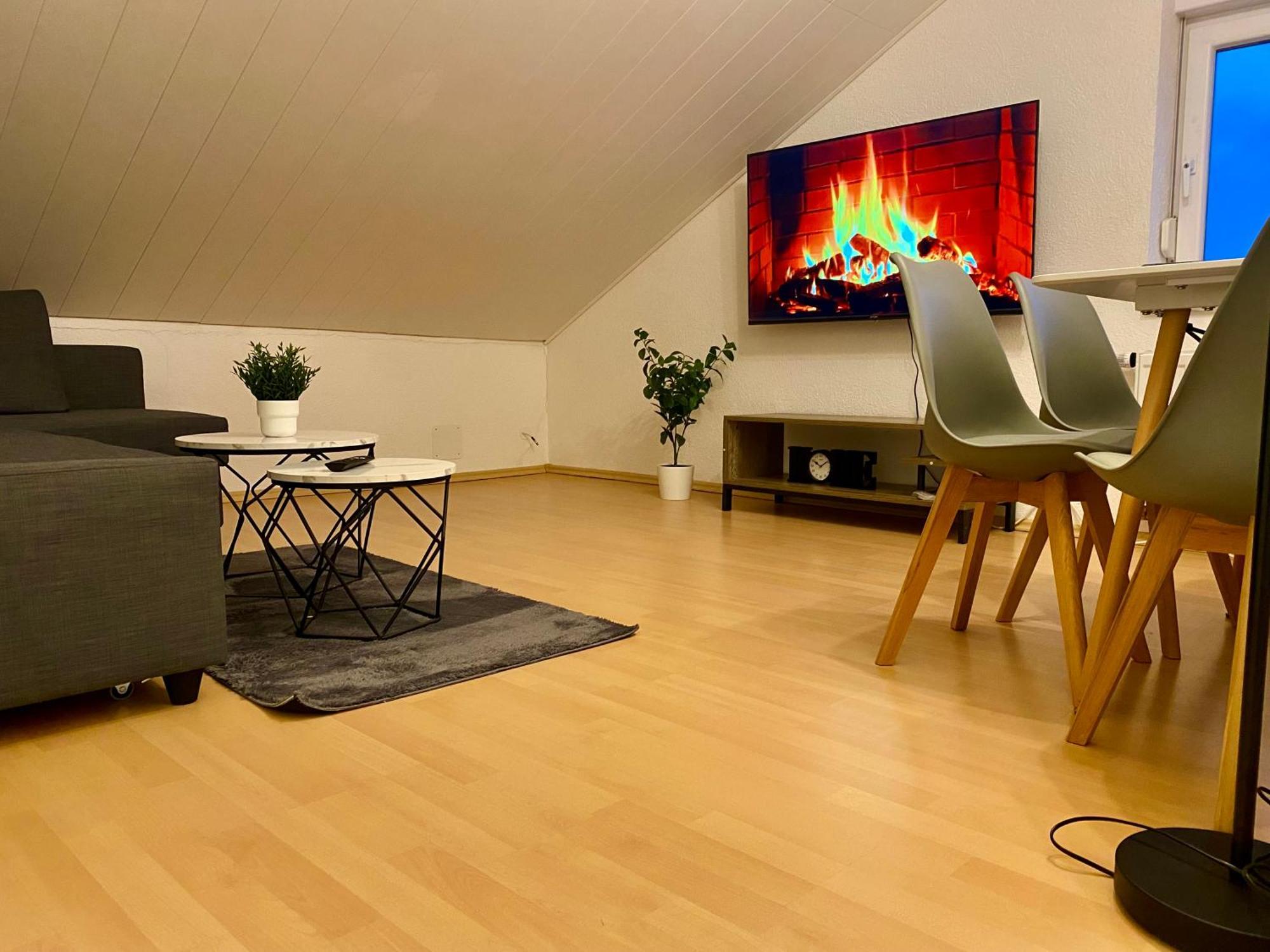 Deluxe Business Suite Mit Netflix Premium & Parkplatz, Zentral Zu Audi & Schwarz Gruppe With 2 Bedrooms Bad Friedrichshall Luaran gambar