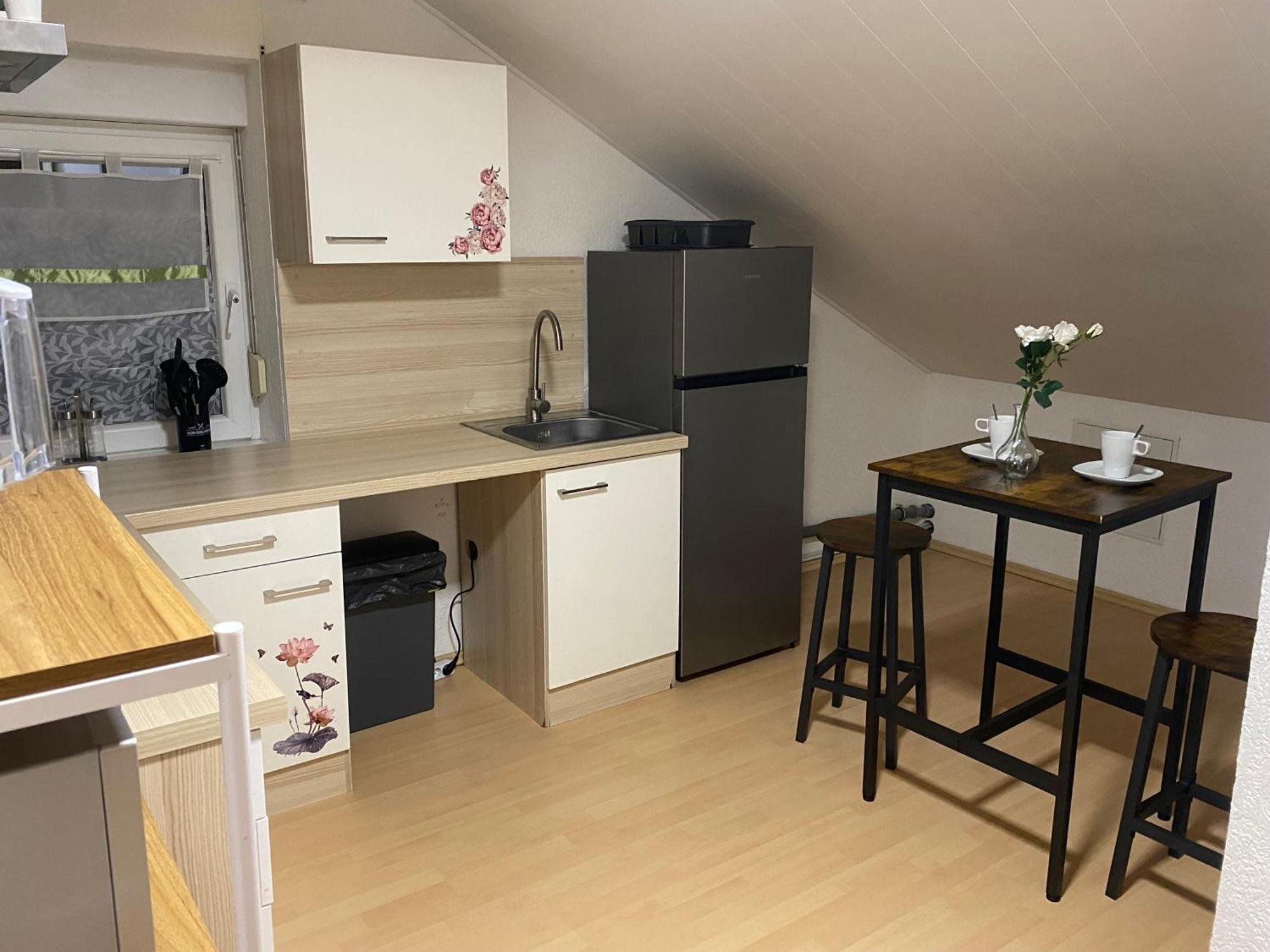Deluxe Business Suite Mit Netflix Premium & Parkplatz, Zentral Zu Audi & Schwarz Gruppe With 2 Bedrooms Bad Friedrichshall Luaran gambar